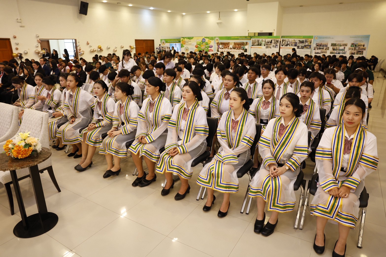 IMAGE - 9819
